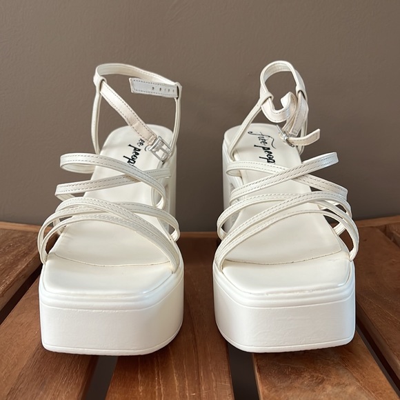 SOLD Free People chunky white platform heels sandals, size EU 40. US 8.5 - Picture 3 of 9